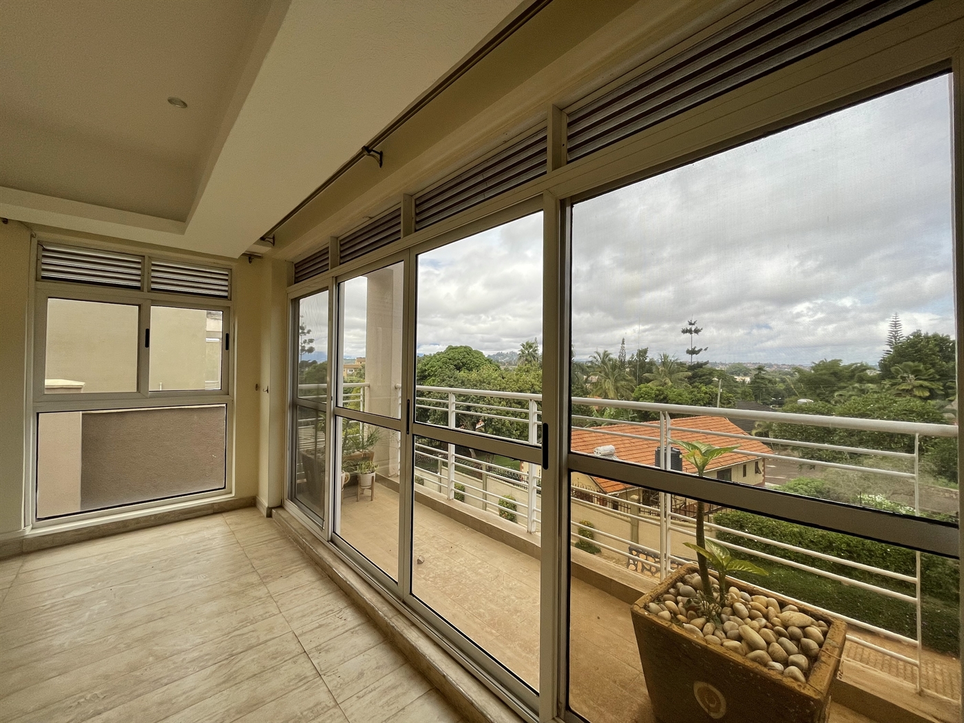 Town House for rent in Mbuya Kampala