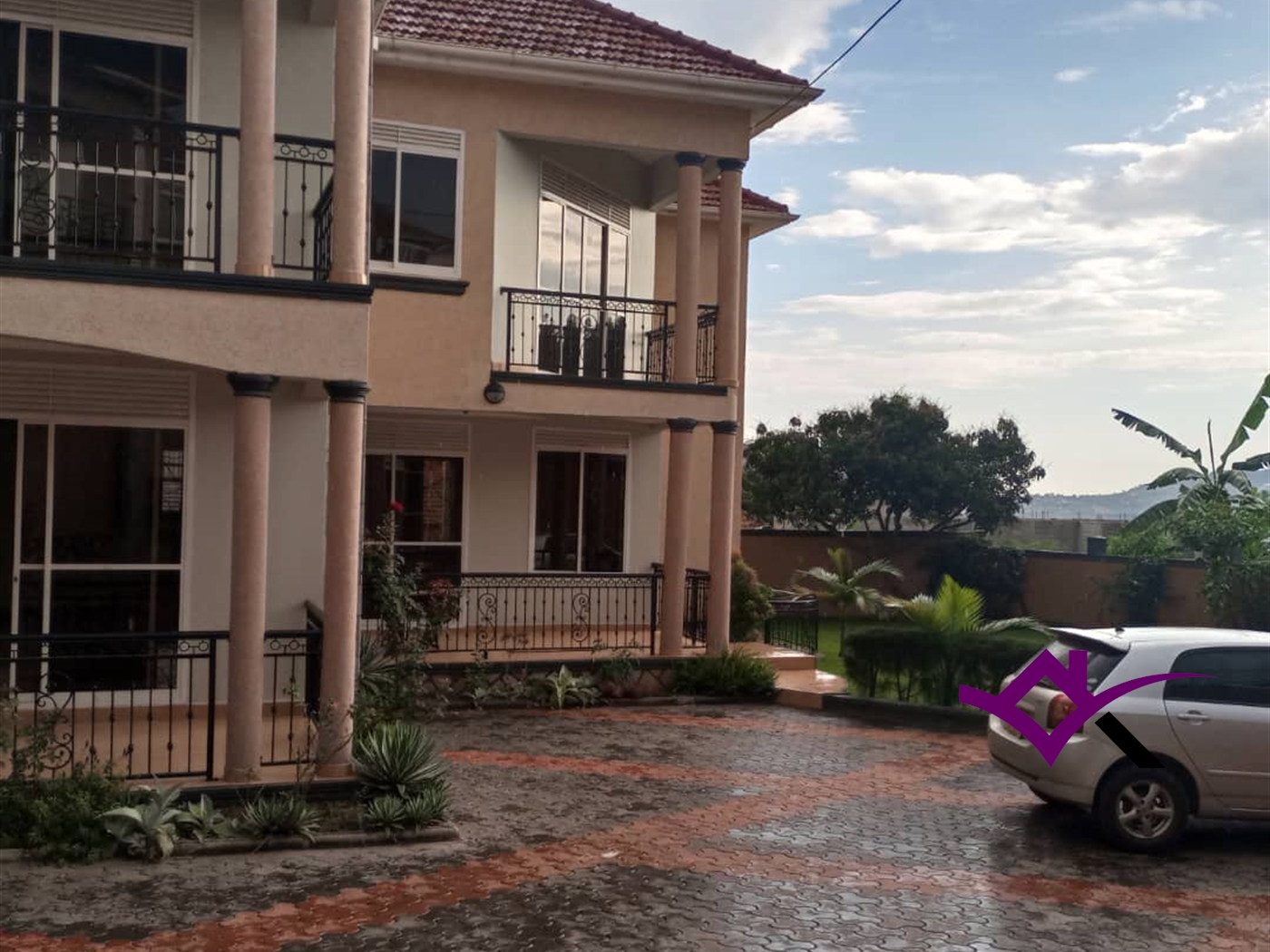 Storeyed house for sale in Munyonyo Kampala