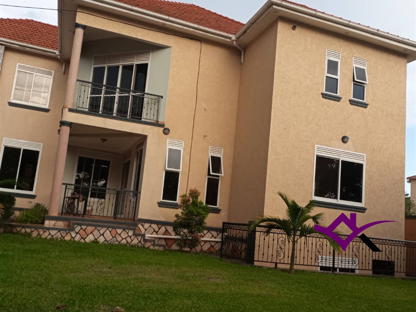 Storeyed house for sale in Munyonyo Kampala