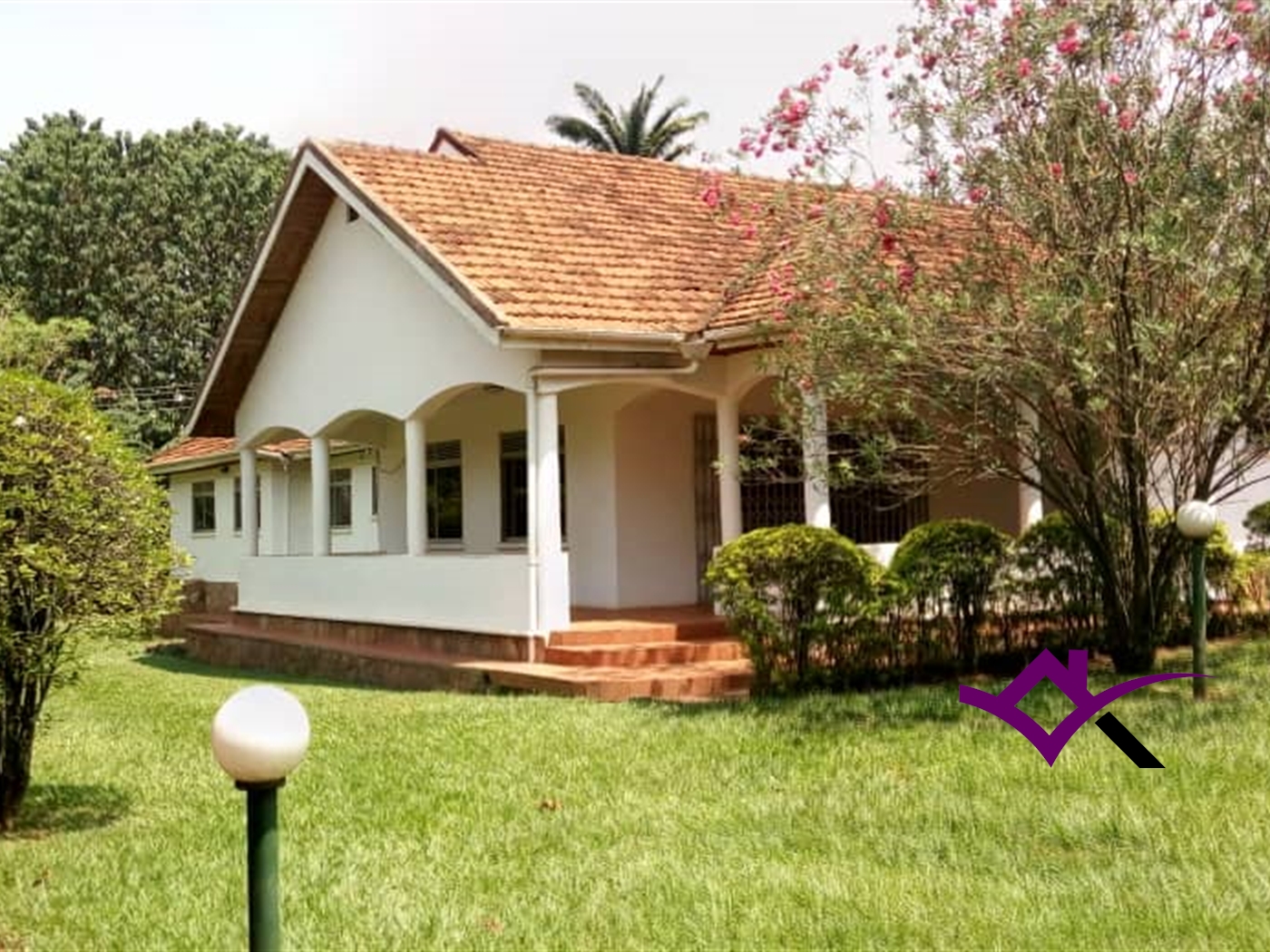 Bungalow for rent in Kololo Kampala