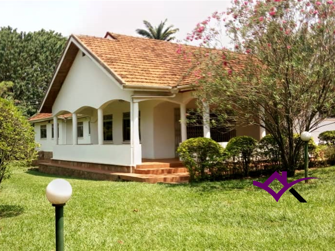 Bungalow for rent in Kololo Kampala