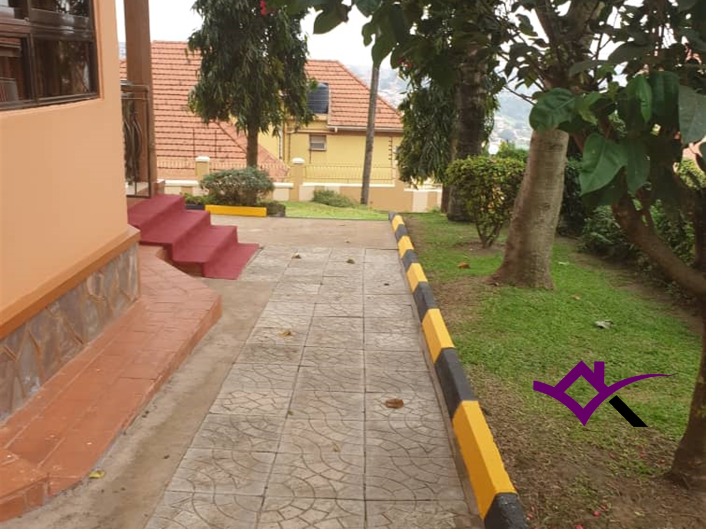 Storeyed house for sale in Kulambilo Wakiso