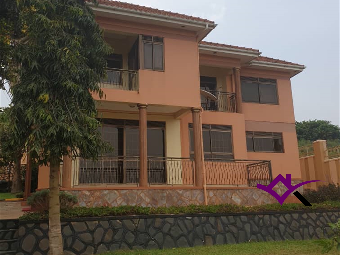 Storeyed house for sale in Kulambilo Wakiso