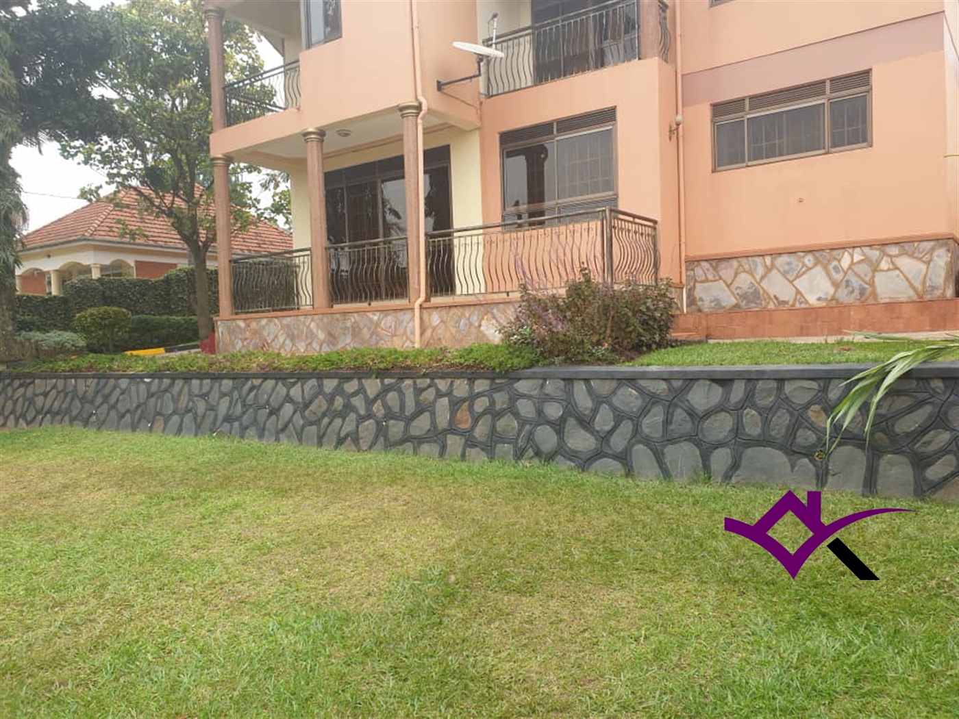 Storeyed house for sale in Kulambilo Wakiso