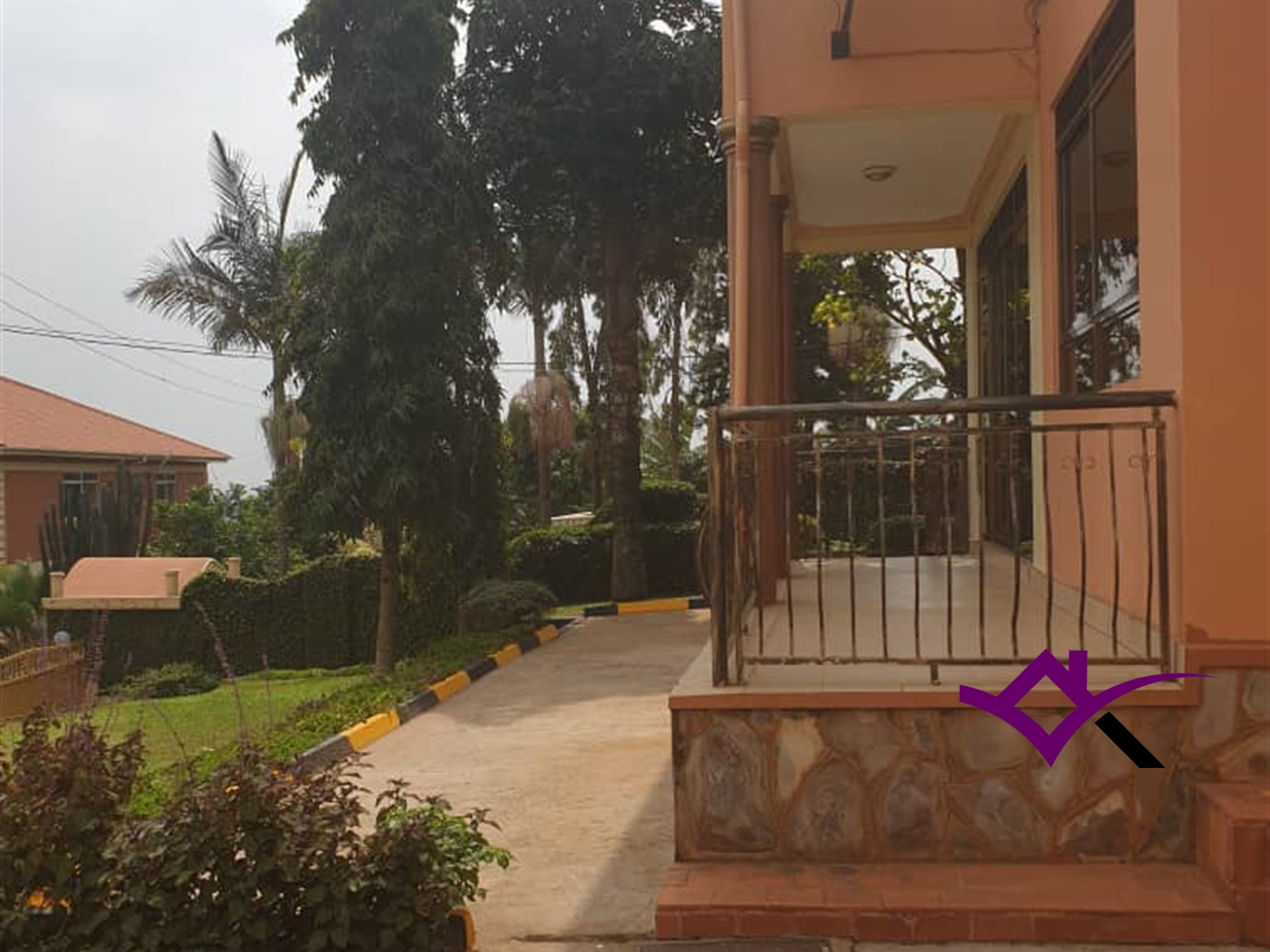 Storeyed house for sale in Kulambilo Wakiso