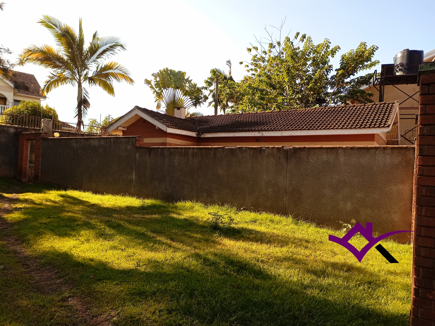 Storeyed house for rent in Bugoloobi Kampala