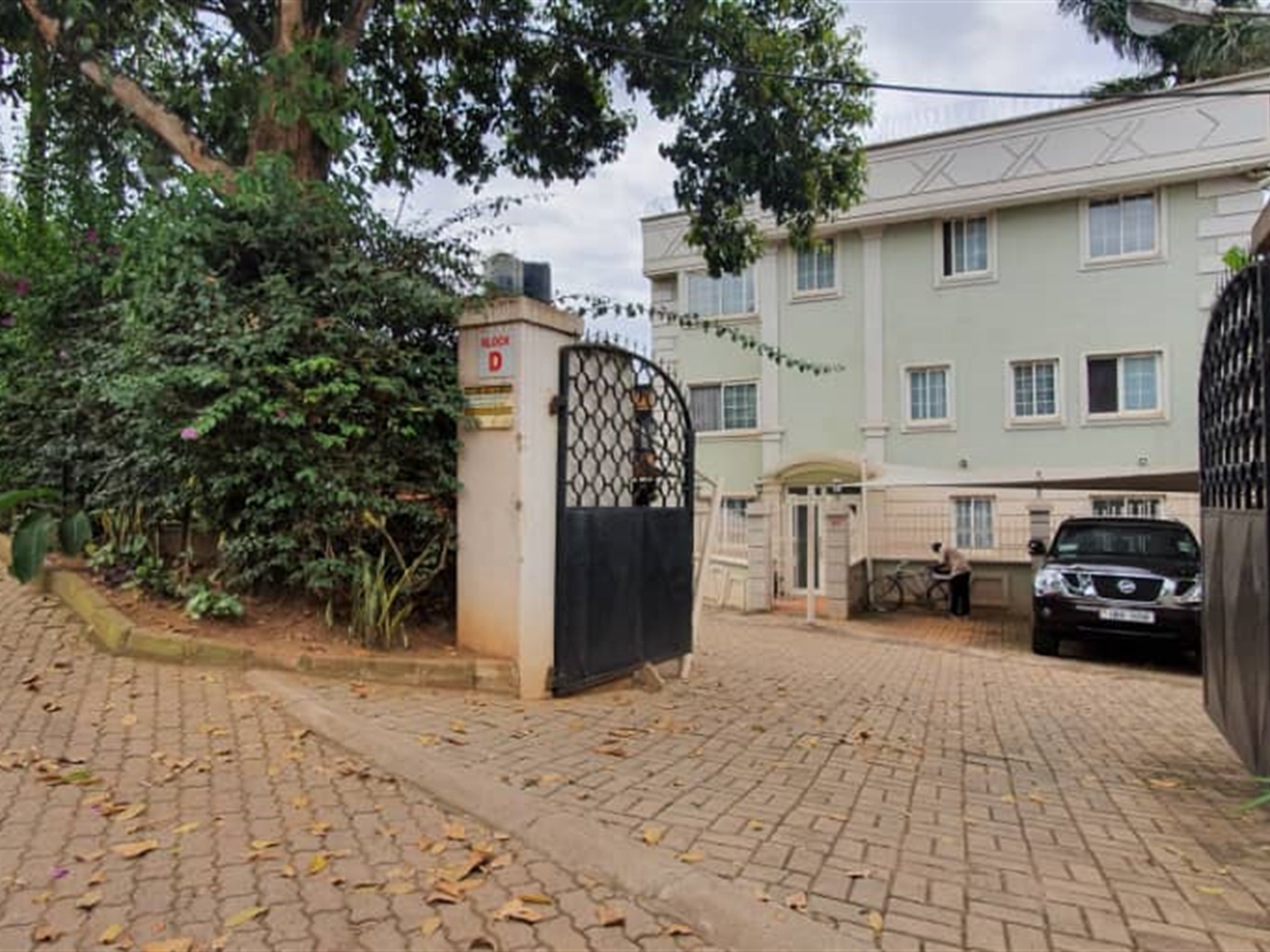 Storeyed house for rent in Kololo Kampala