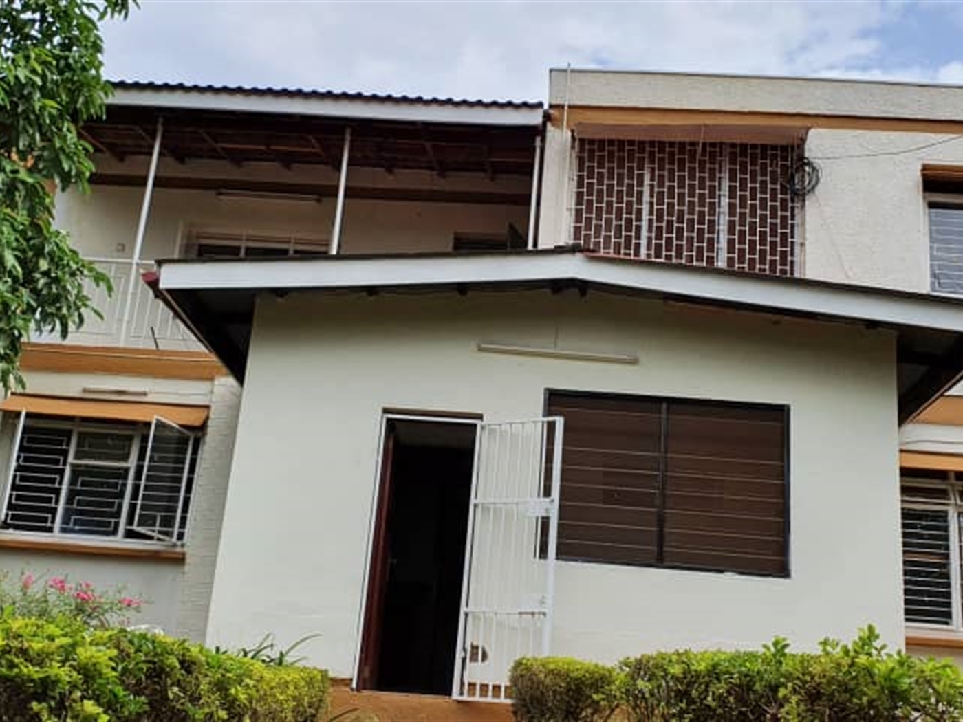 Storeyed house for rent in Kololo Kampala