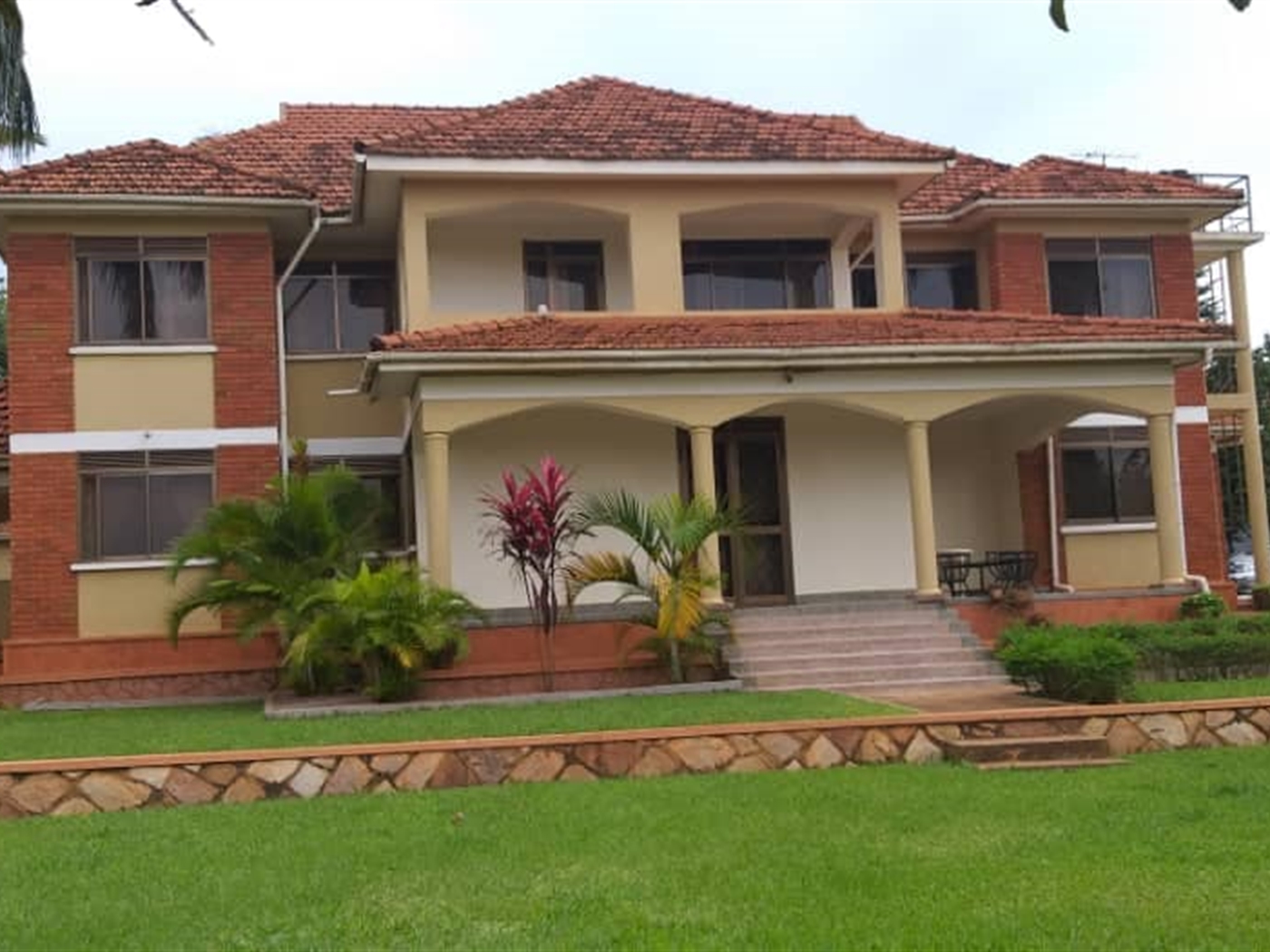 6 bedroom Storeyed house for sale in Ntinda Kampala Uganda, code 82711