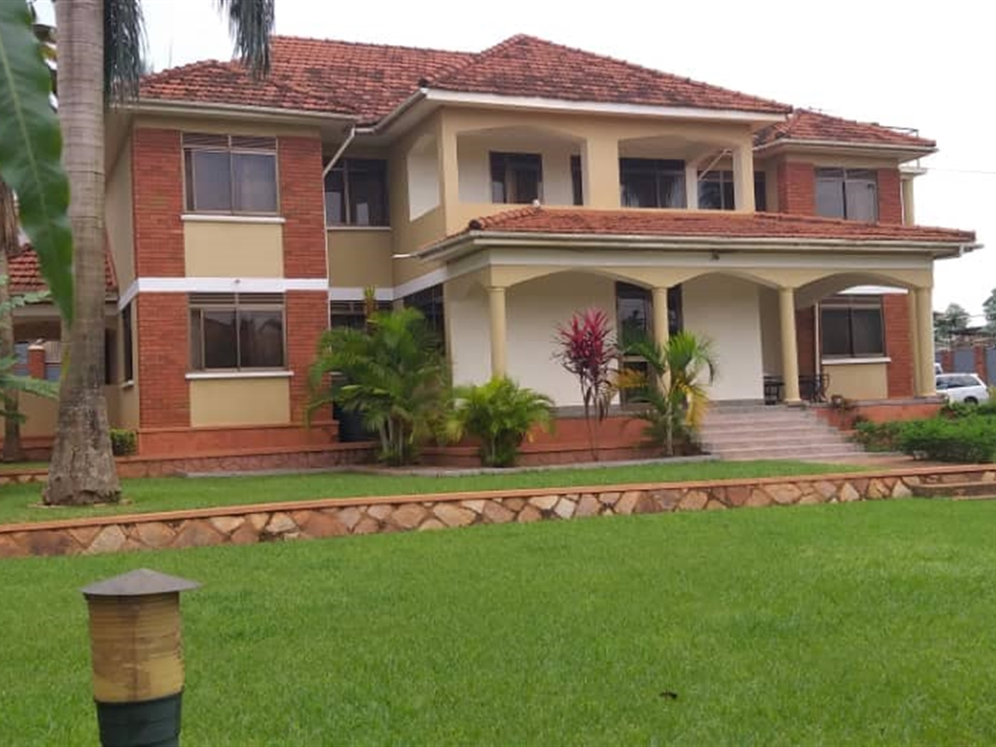 6 bedroom Storeyed house for sale in Ntinda Kampala Uganda, code 82711