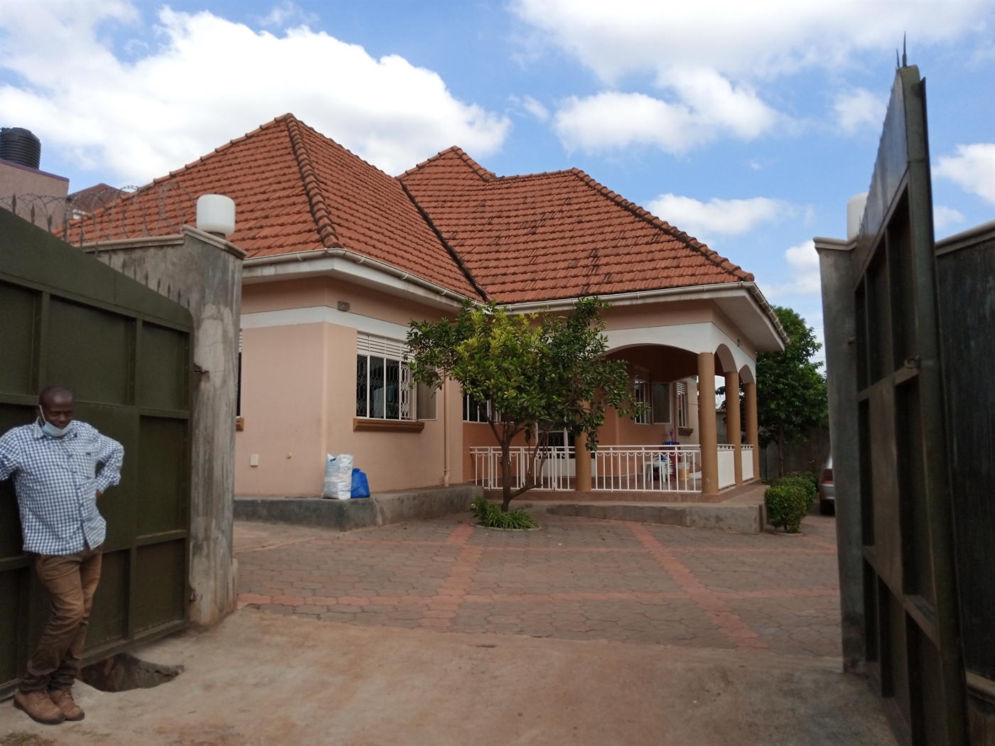 Bungalow for sale in Kiwaatule Kampala