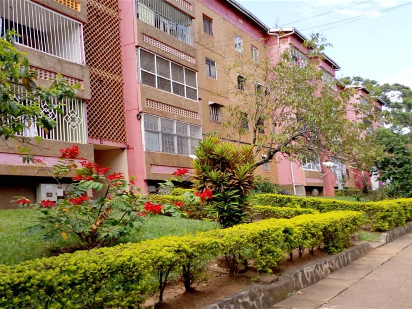 Apartment for sale in Bugoloobi Kampala