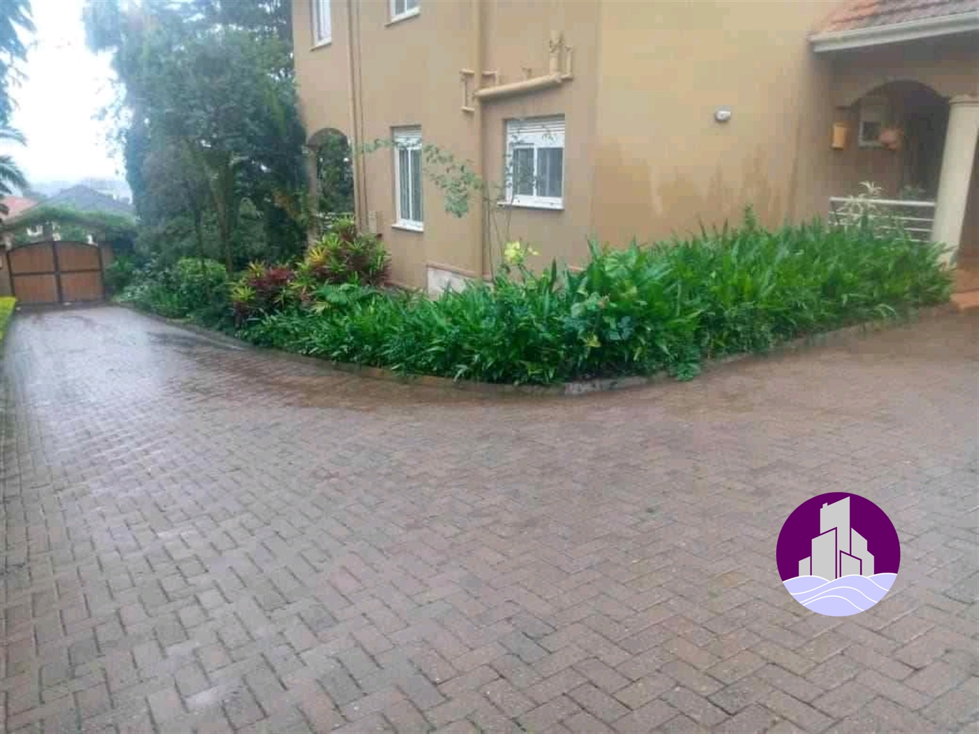 Bungalow for rent in Mutungo Kampala