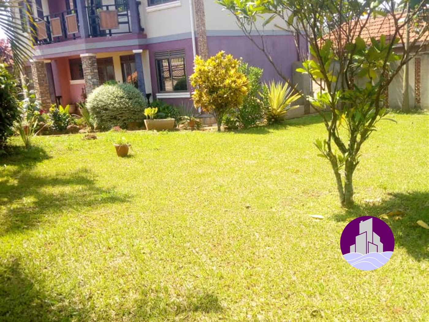 Storeyed house for sale in Kitende Wakiso