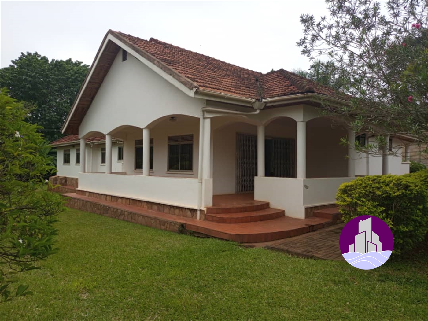 Bungalow for rent in Kololo Kampala