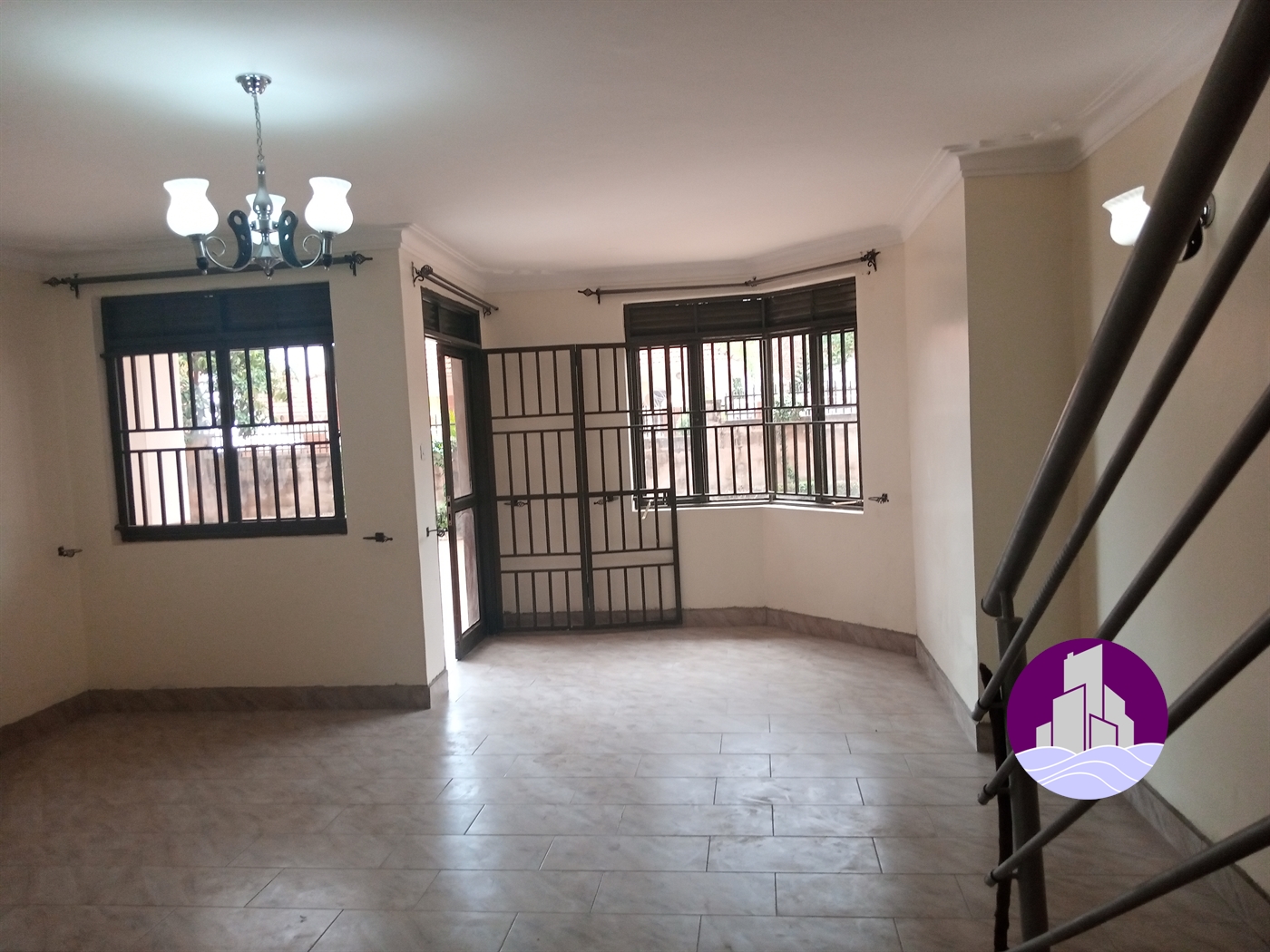 Duplex for rent in Kiwaatule Kampala