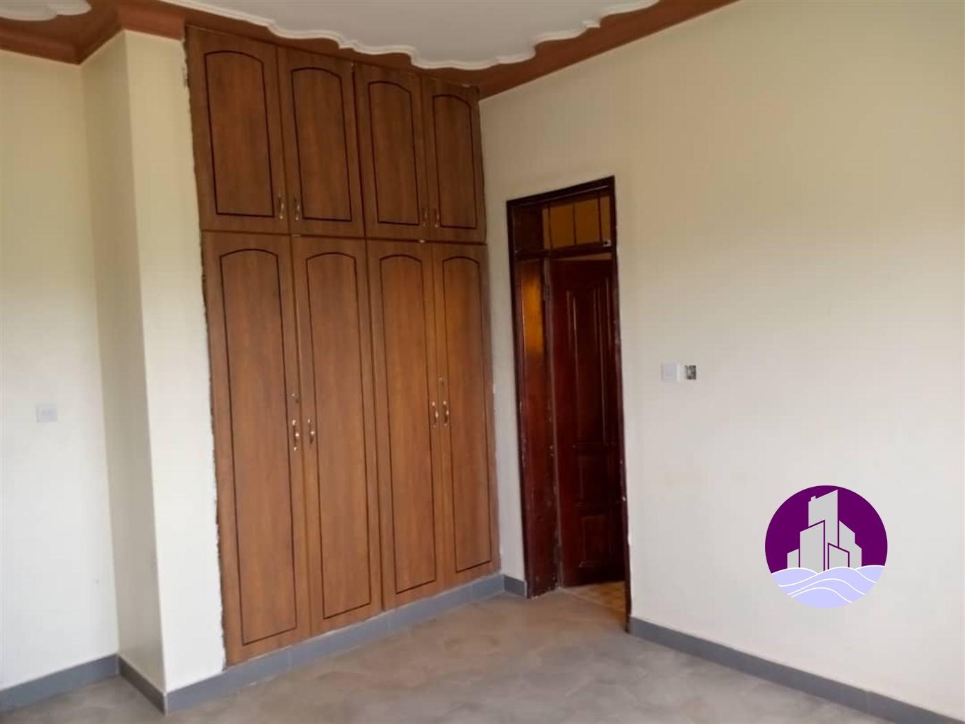 Storeyed house for rent in Kigo Wakiso