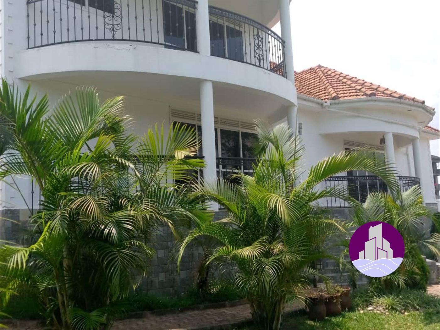 Mansion for sale in Bwebajja Wakiso