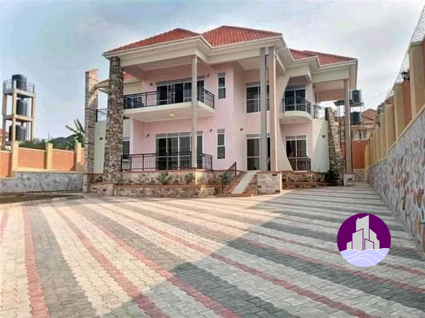 Mansion for sale in Bwebajja Wakiso