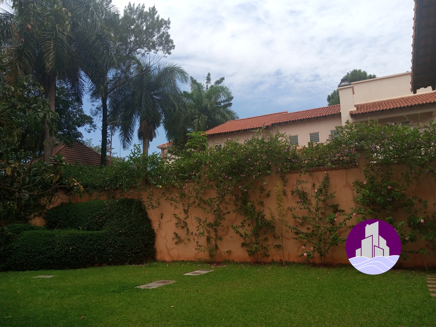 Storeyed house for rent in Munyonyo Kampala