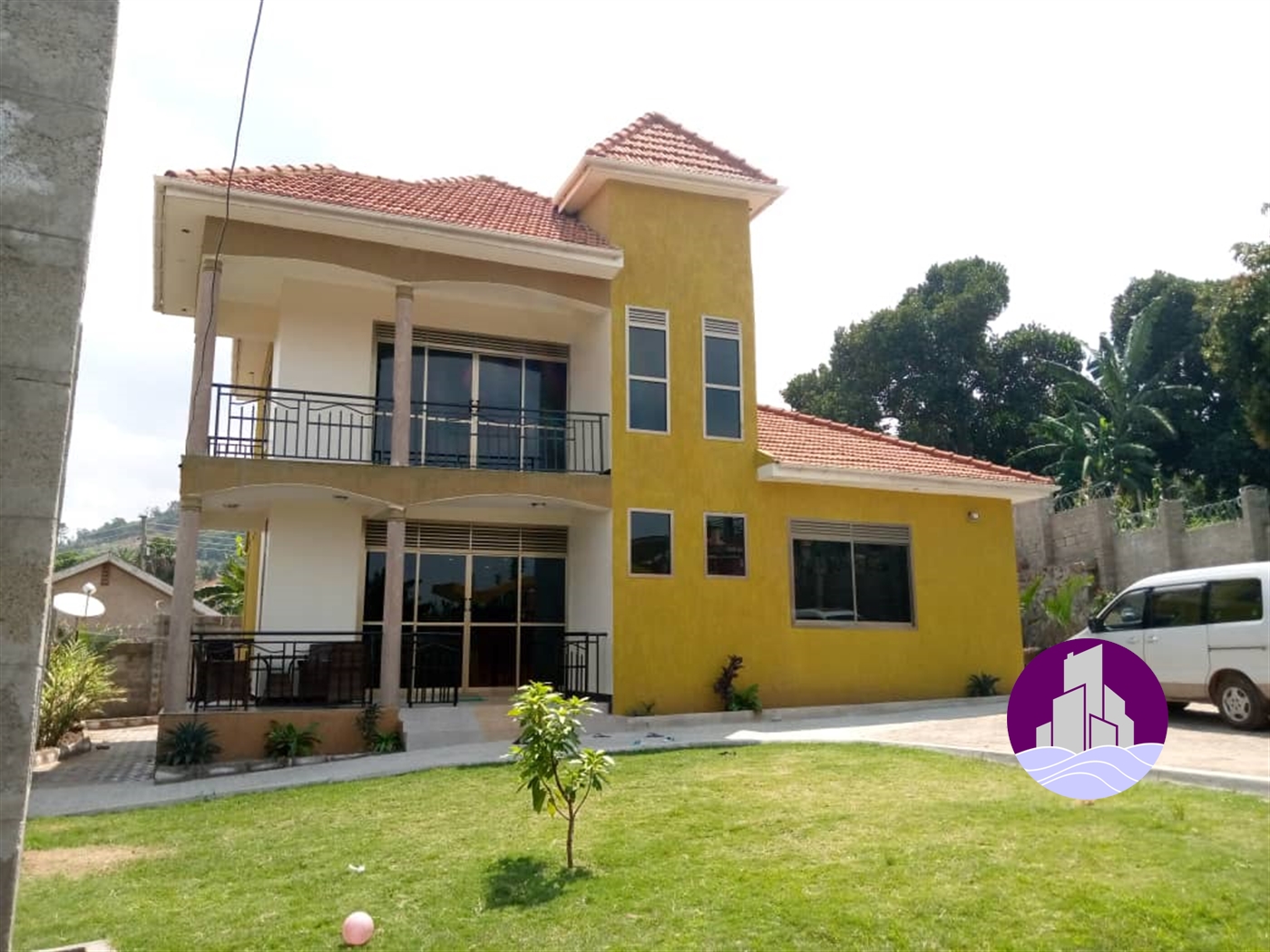 Storeyed house for sale in Munyonyo Kampala