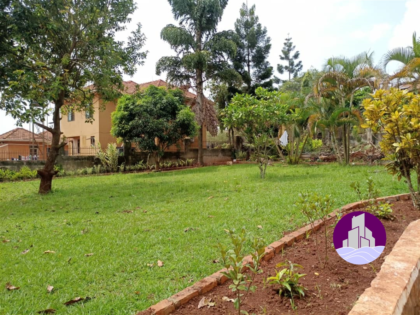 Storeyed house for rent in Bwebajja Wakiso