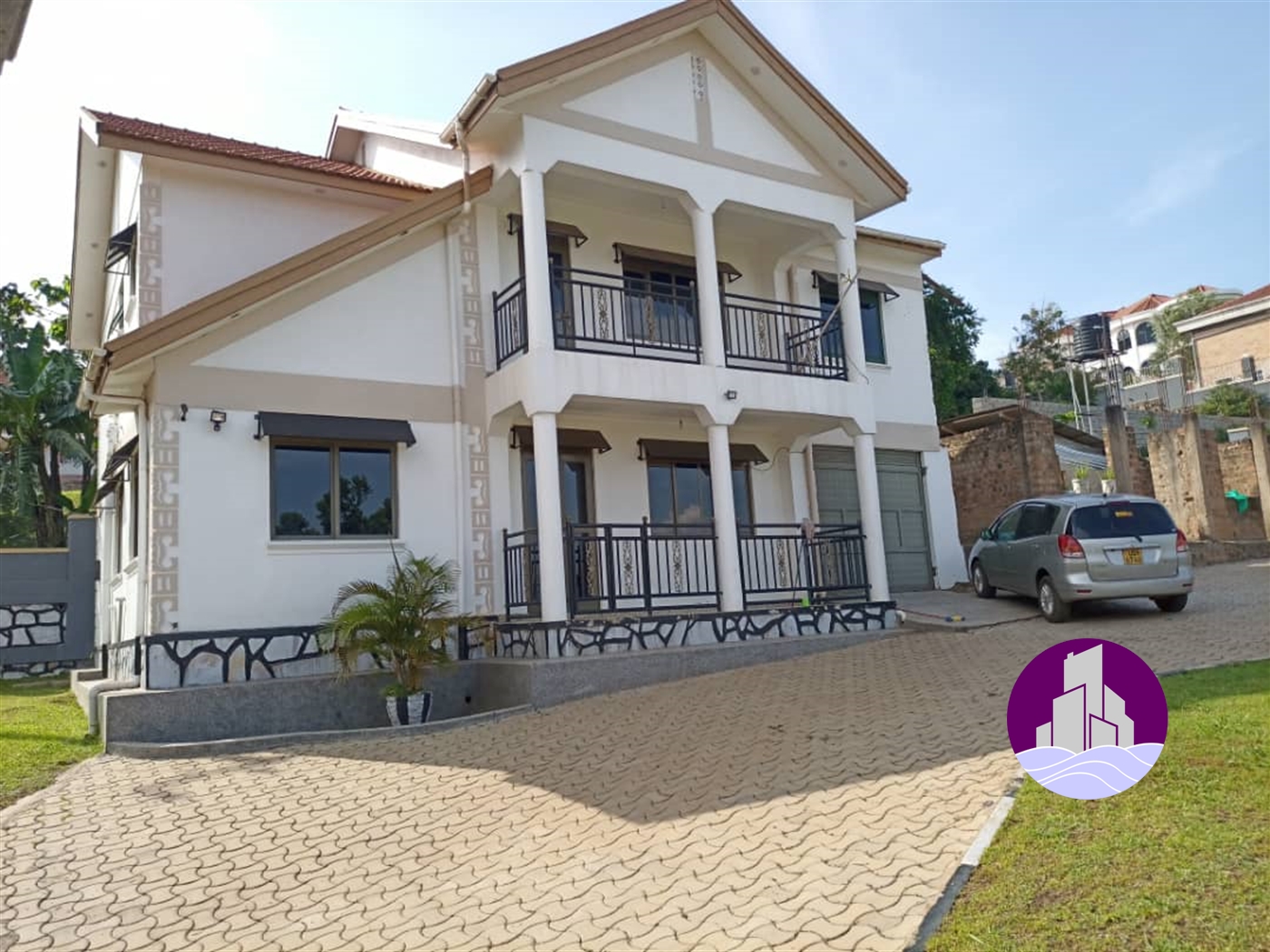 Storeyed house for rent in Kisaasi Kampala