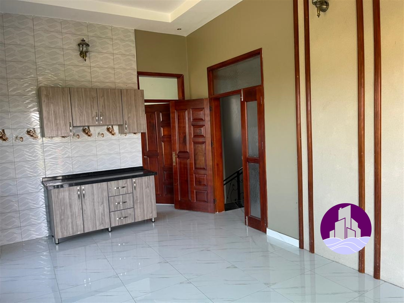 Mansion for sale in Bwebajja Wakiso