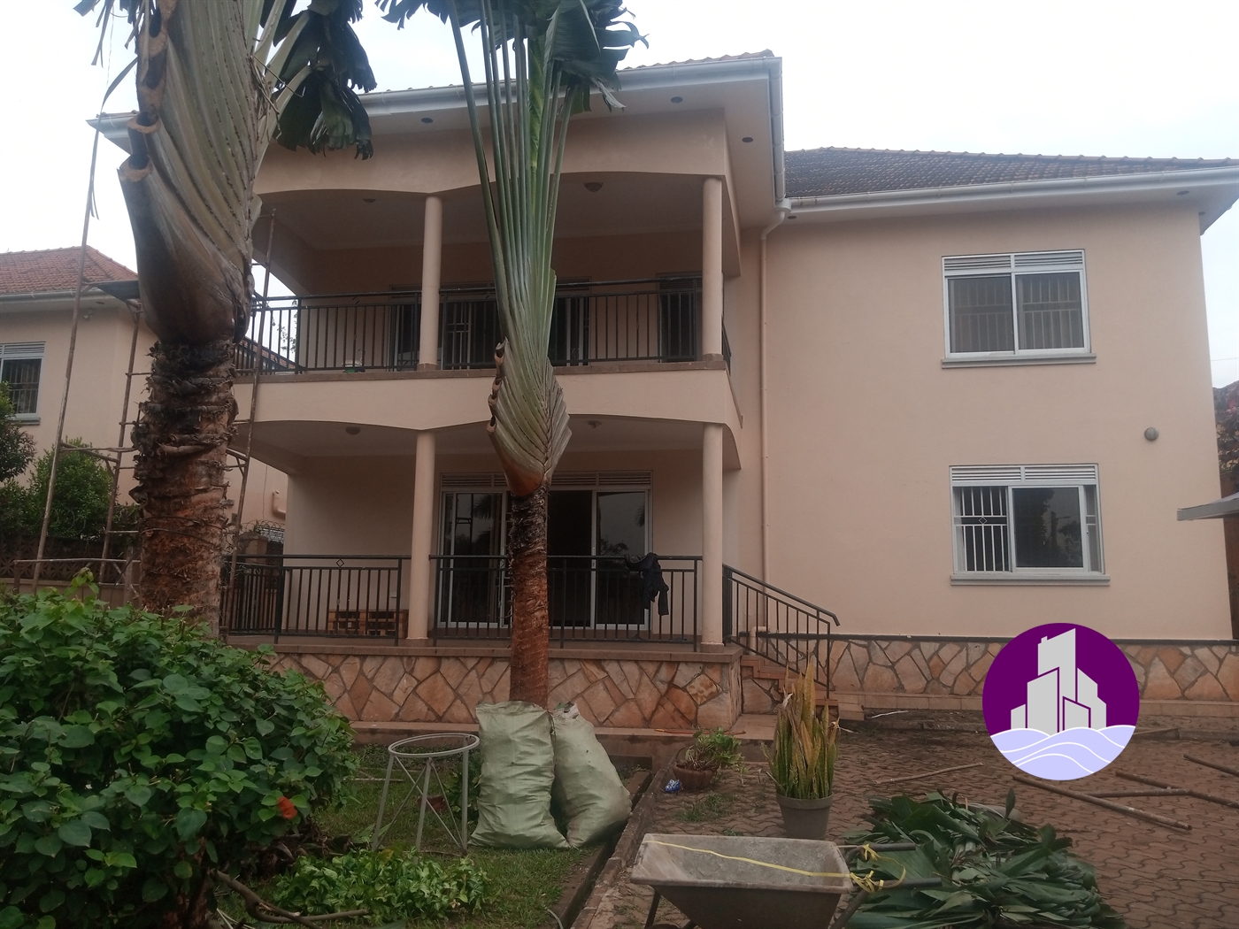 Storeyed house for rent in Mbuya Kampala