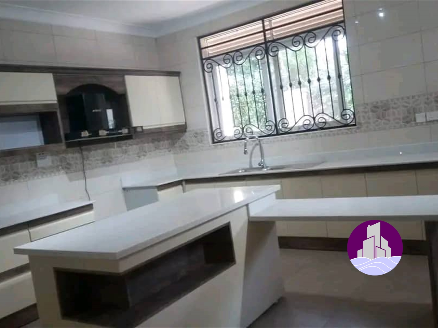 Mansion for rent in Luzira Kampala