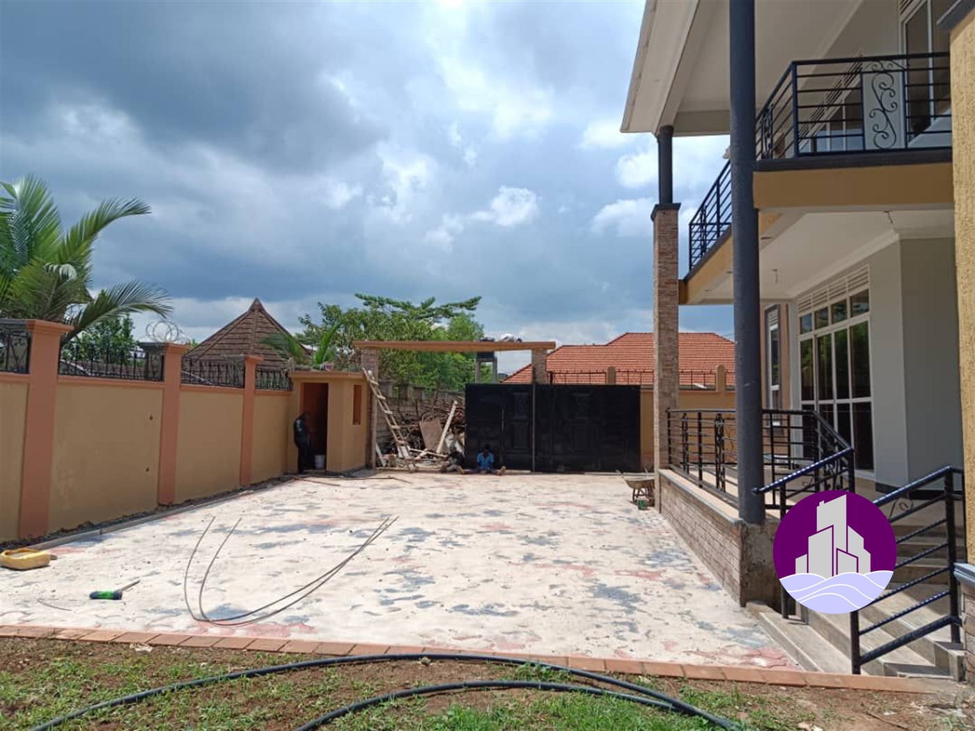 Mansion for sale in Kira Wakiso