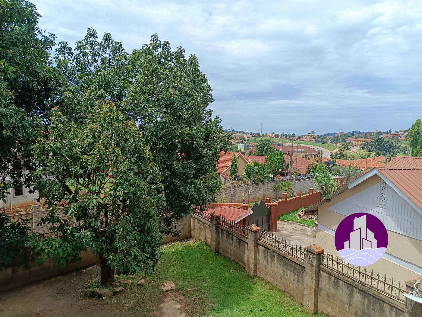 Storeyed house for rent in Kiwaatule Kampala