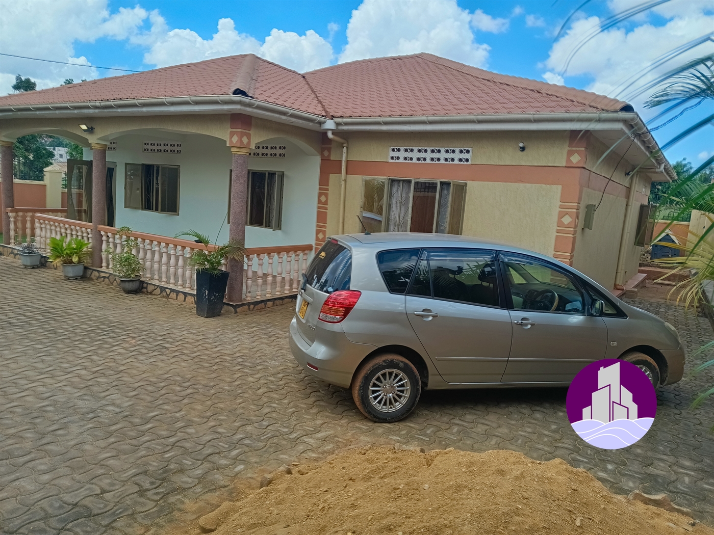 Bungalow for rent in Kisaasi Kampala