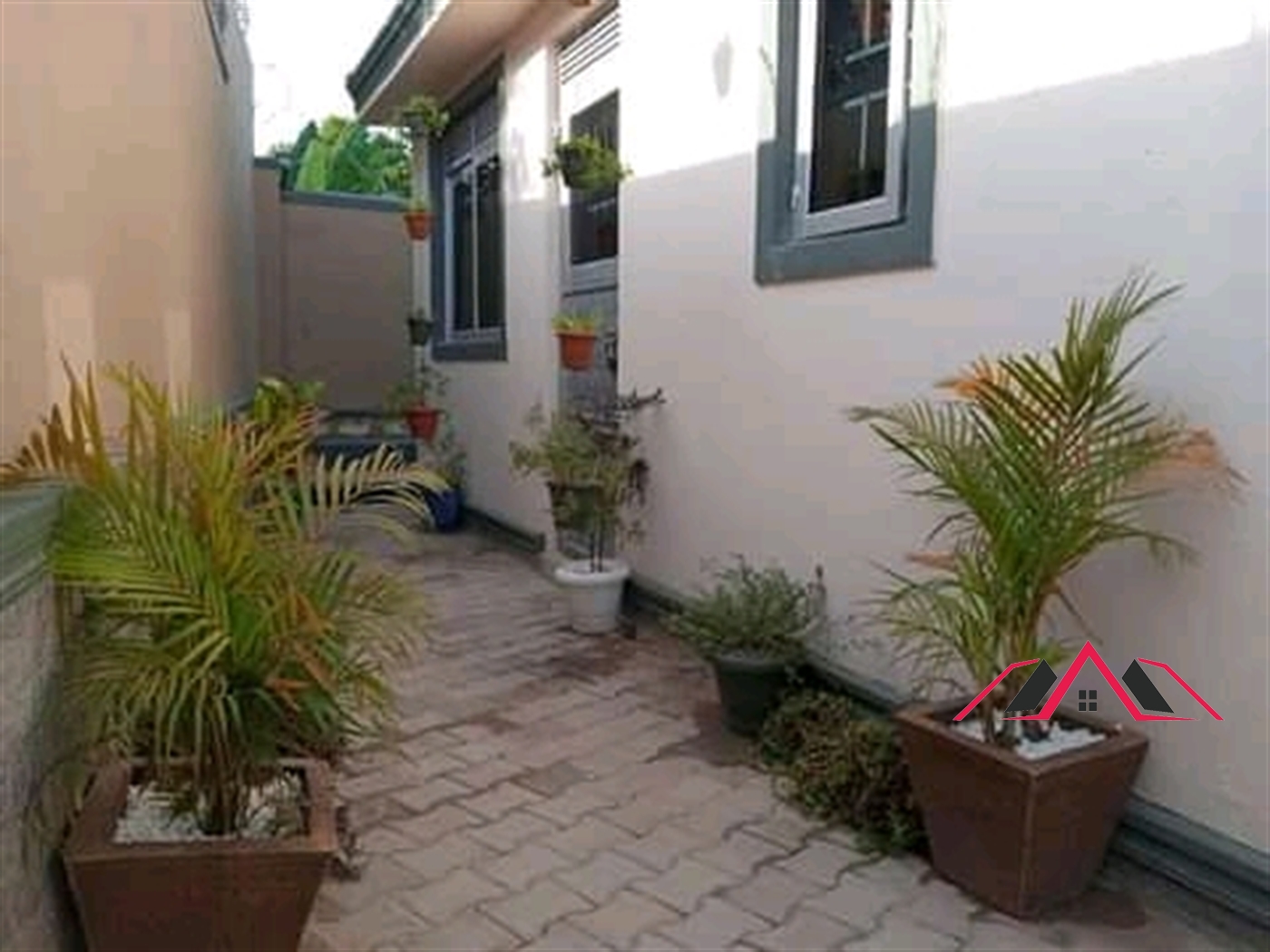 Semi Detached for rent in Kisaasi Kampala