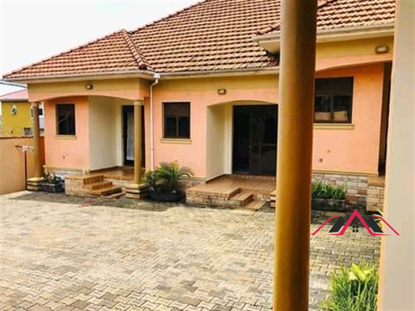 Semi Detached for rent in Muyenga Kampala