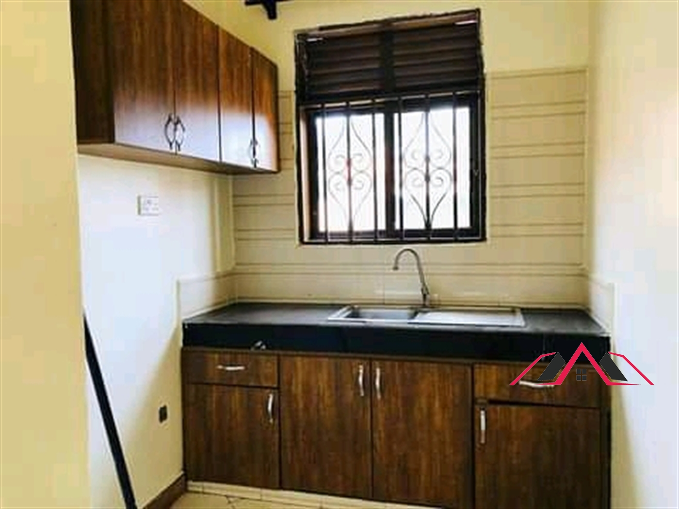 Semi Detached for rent in Muyenga Kampala