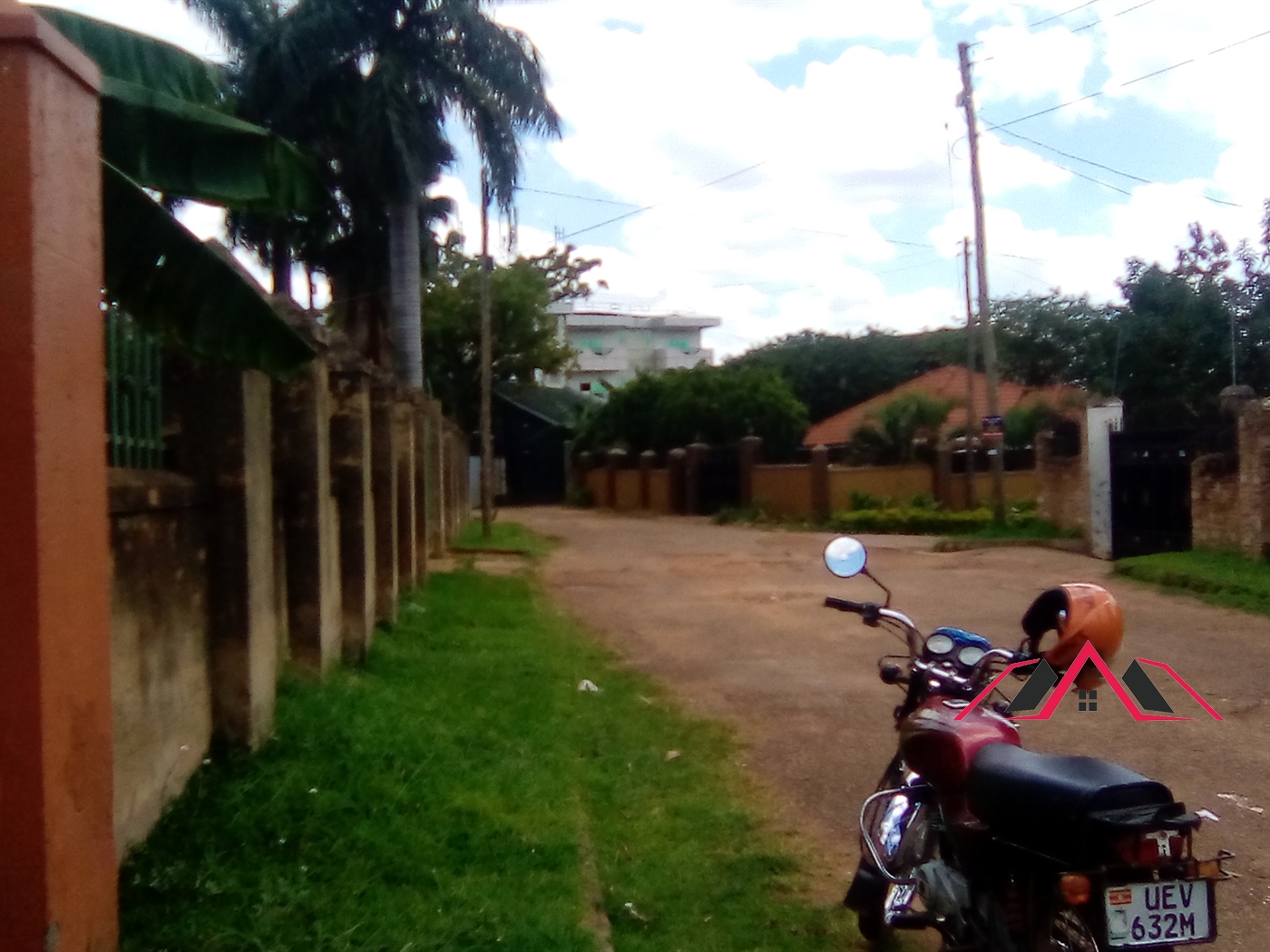 Bungalow for rent in Kiwaatule Kampala