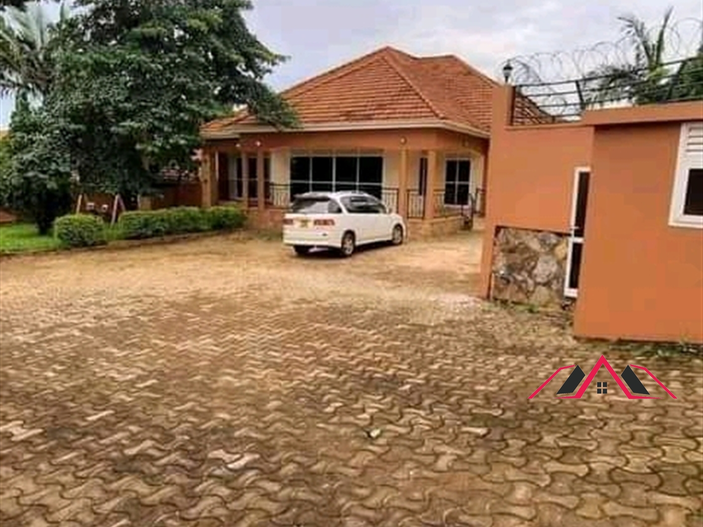 Bungalow for rent in Naalya Kampala