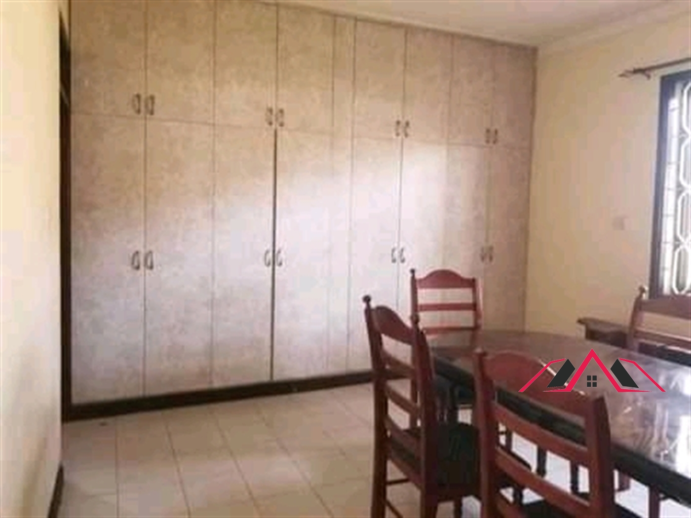 Storeyed house for rent in Bugoloobi Kampala