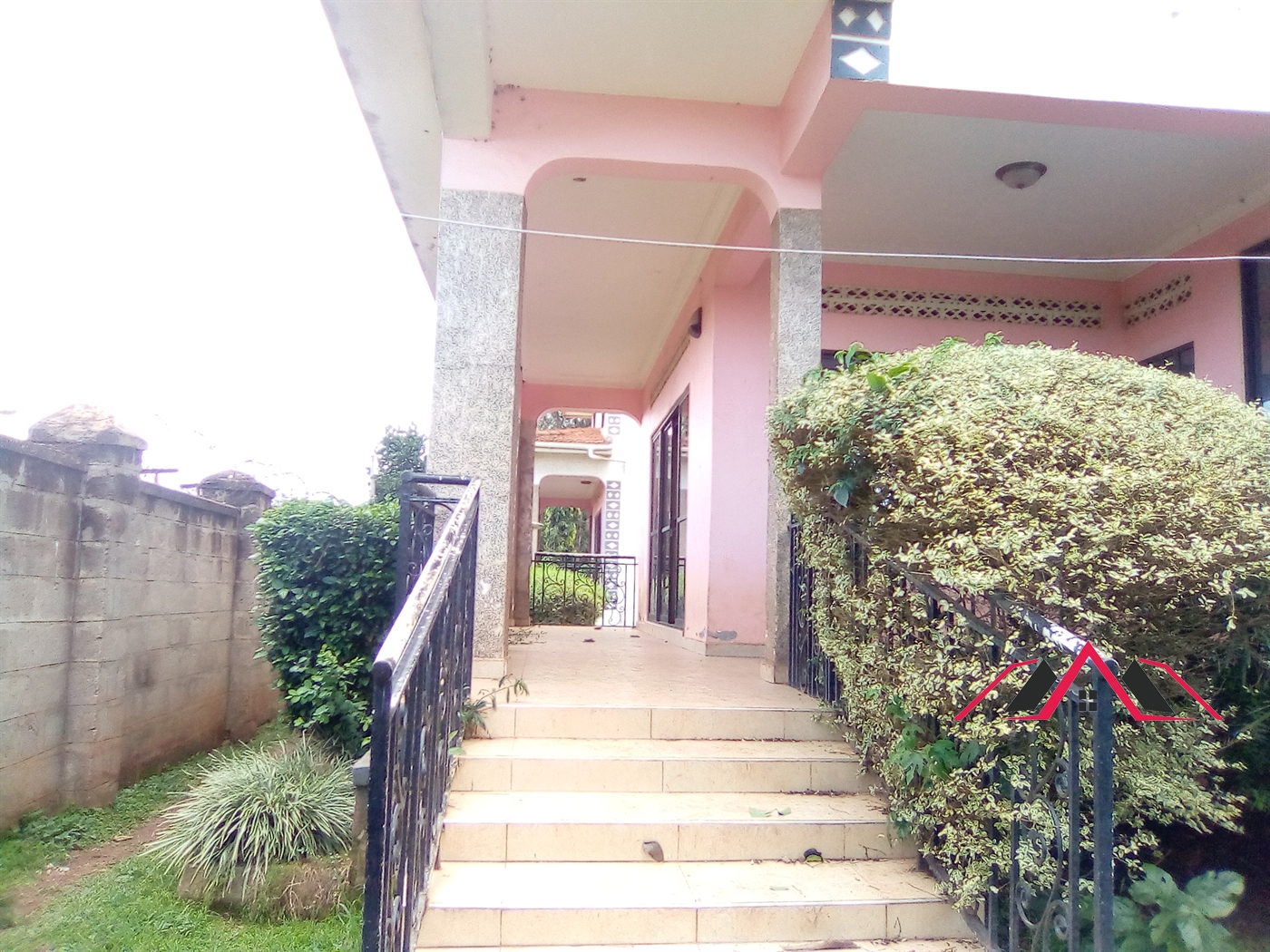 Storeyed house for rent in Kyaliwajjala Wakiso