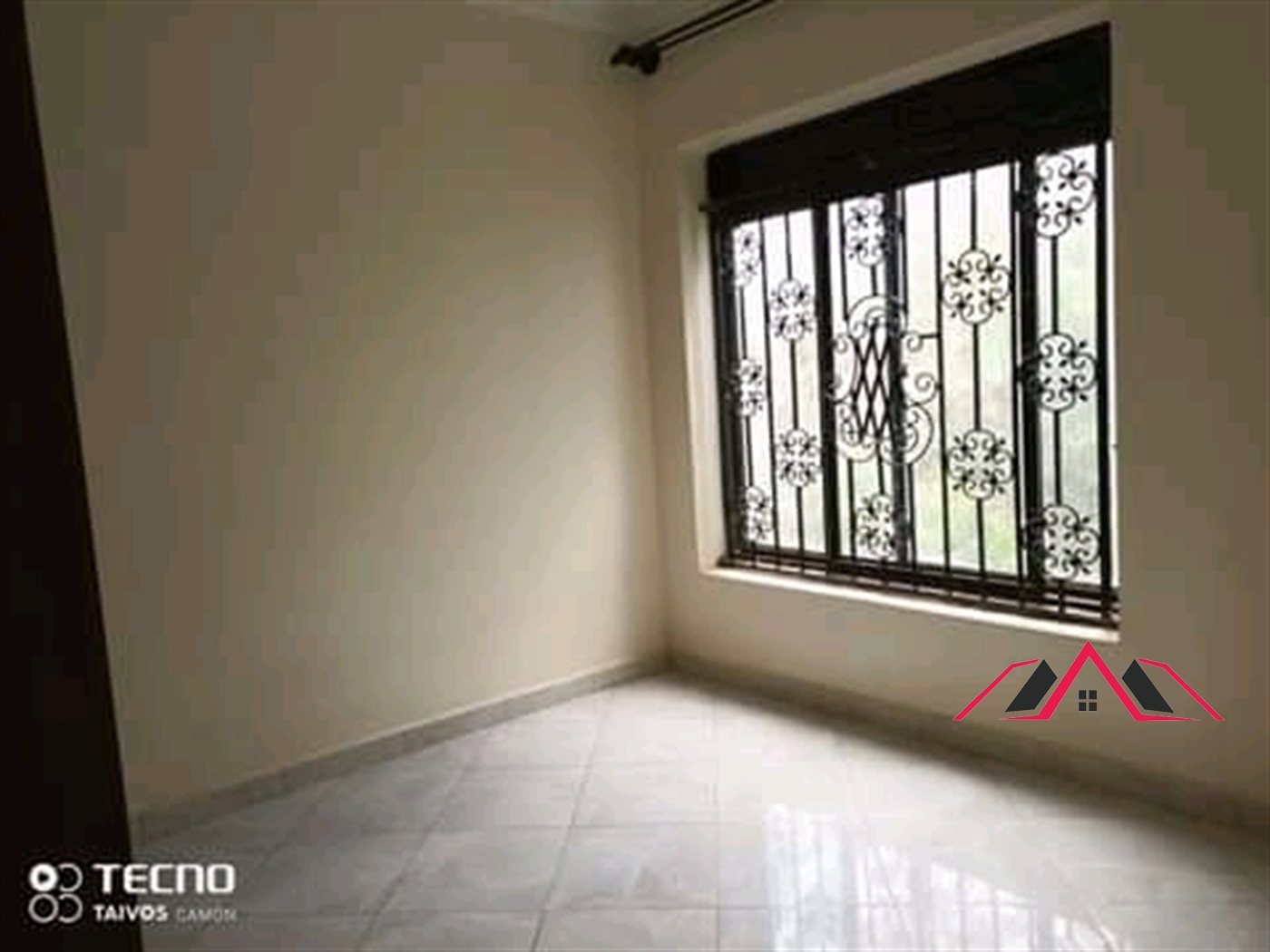 Duplex for rent in Kisaasi Kampala