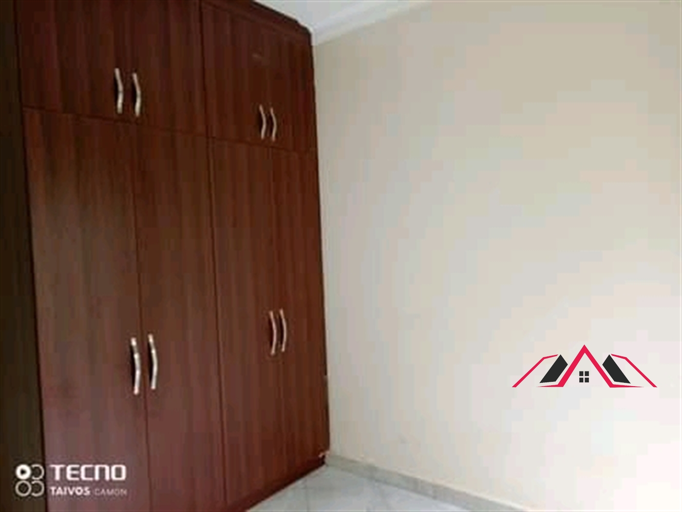 Duplex for rent in Kisaasi Kampala