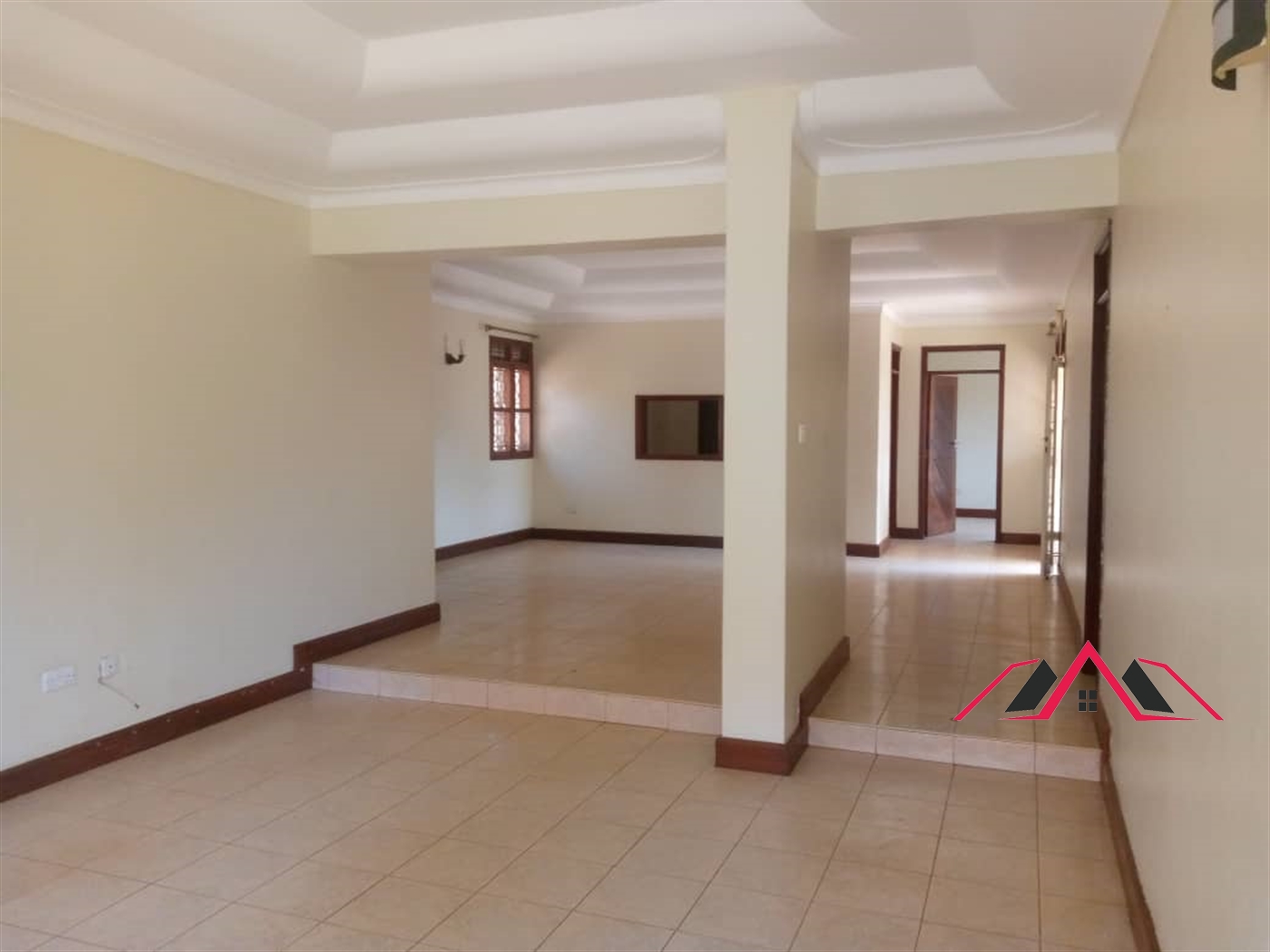 Bungalow for rent in Kiwaatule Kampala