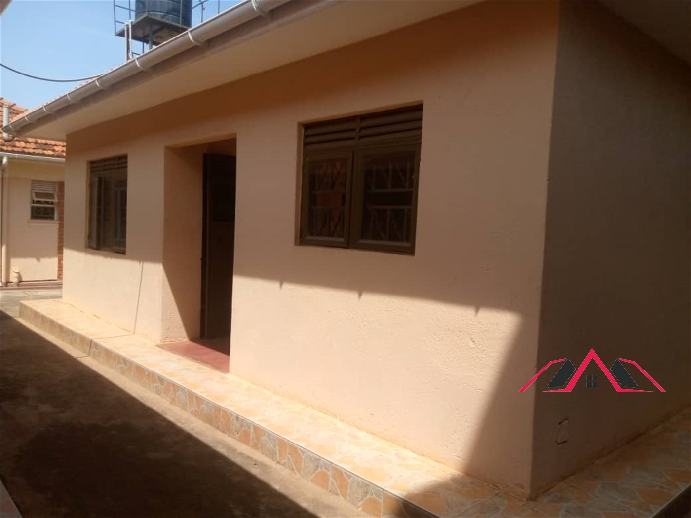 Bungalow for rent in Kiwaatule Kampala