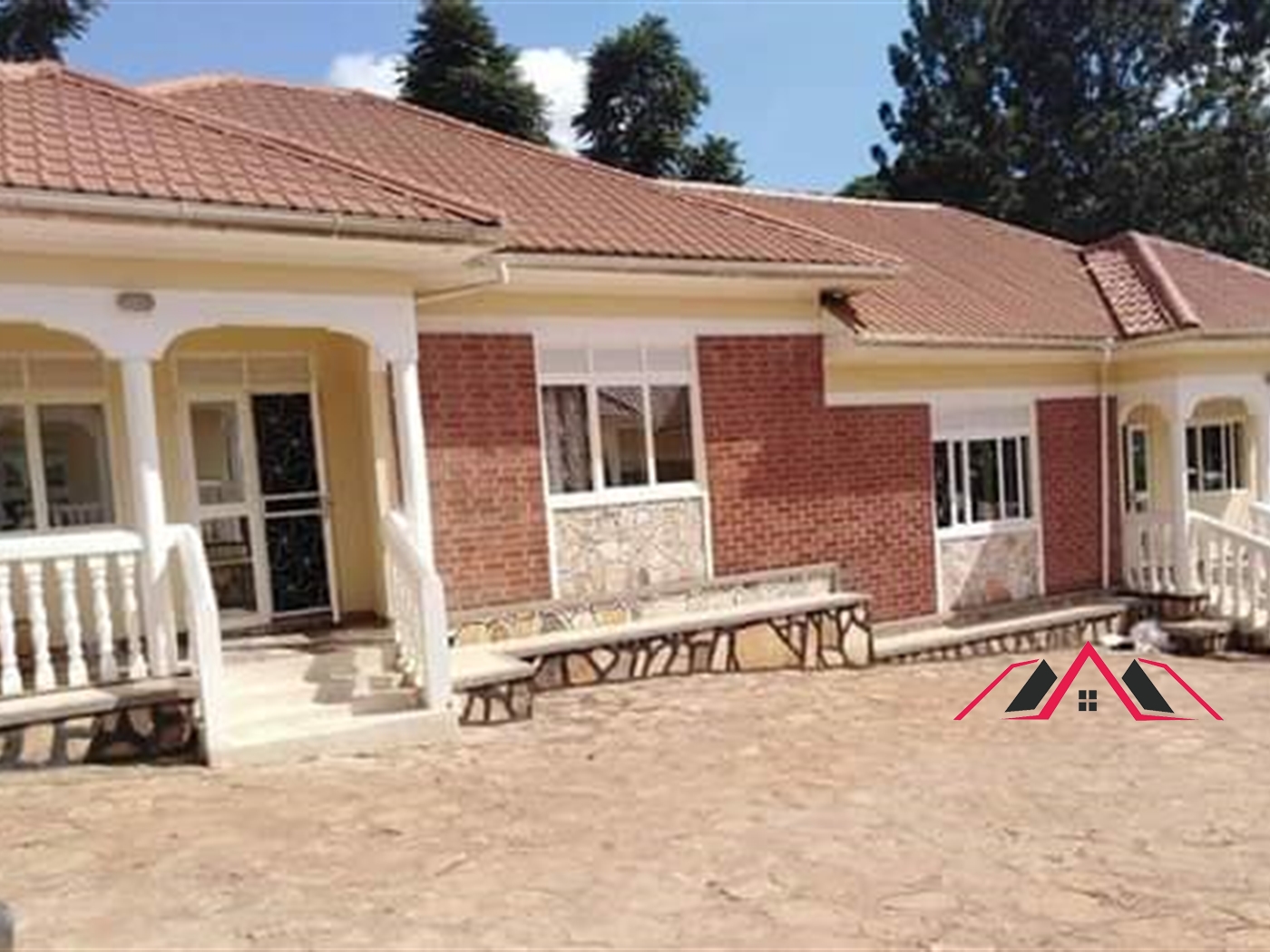 Semi Detached for rent in Kisaasi Kampala