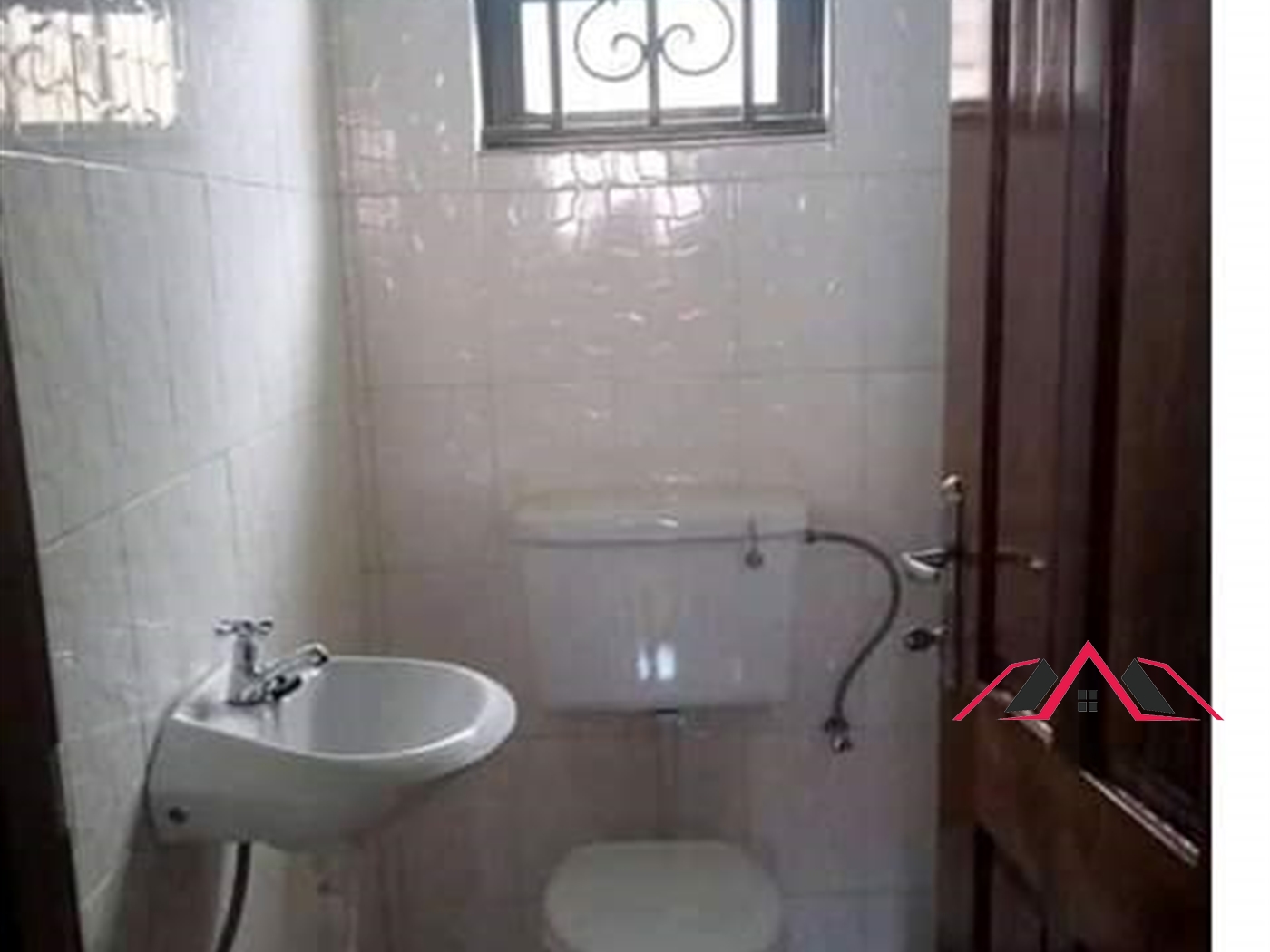 Semi Detached for rent in Mpererwe Kampala