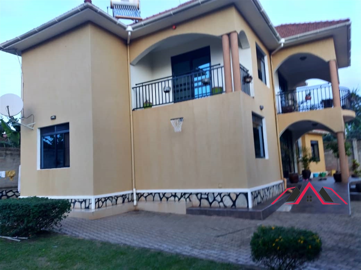 Storeyed house for sale in Namugongo Wakiso