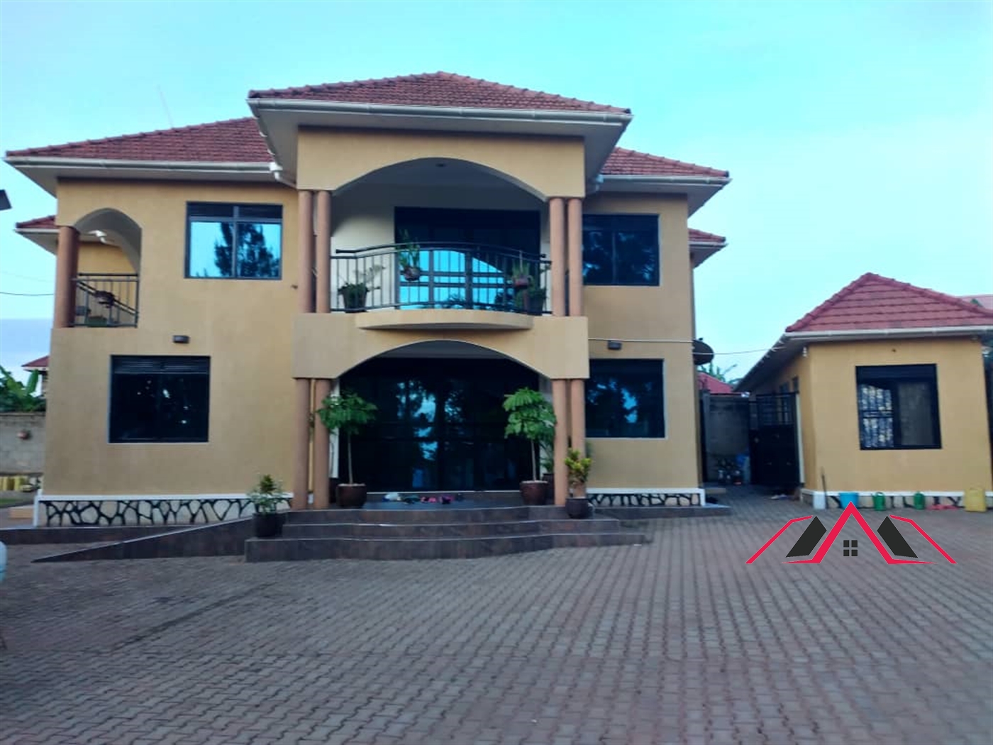 Storeyed house for sale in Namugongo Wakiso