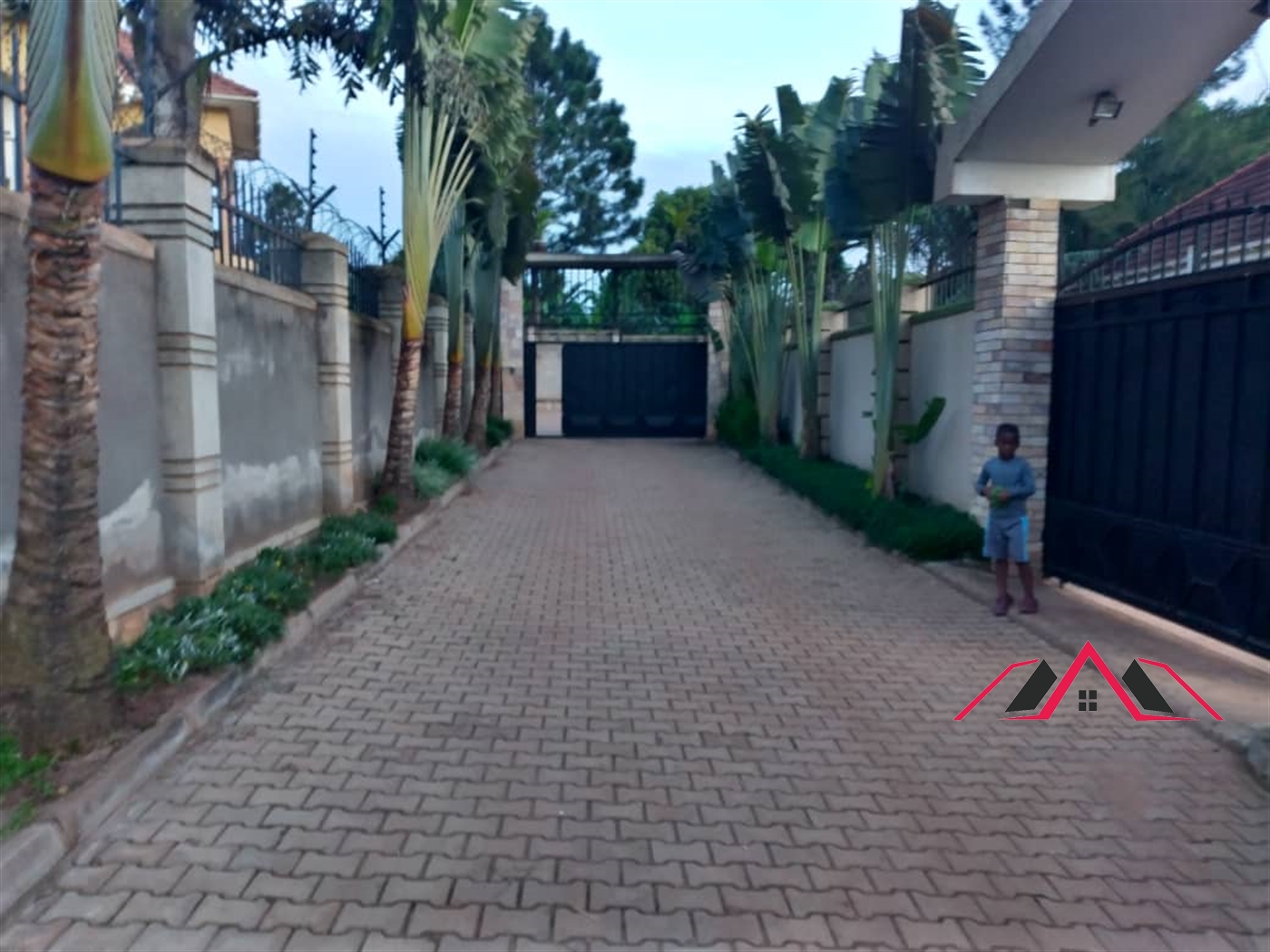 Mansion for sale in Namugongo Wakiso