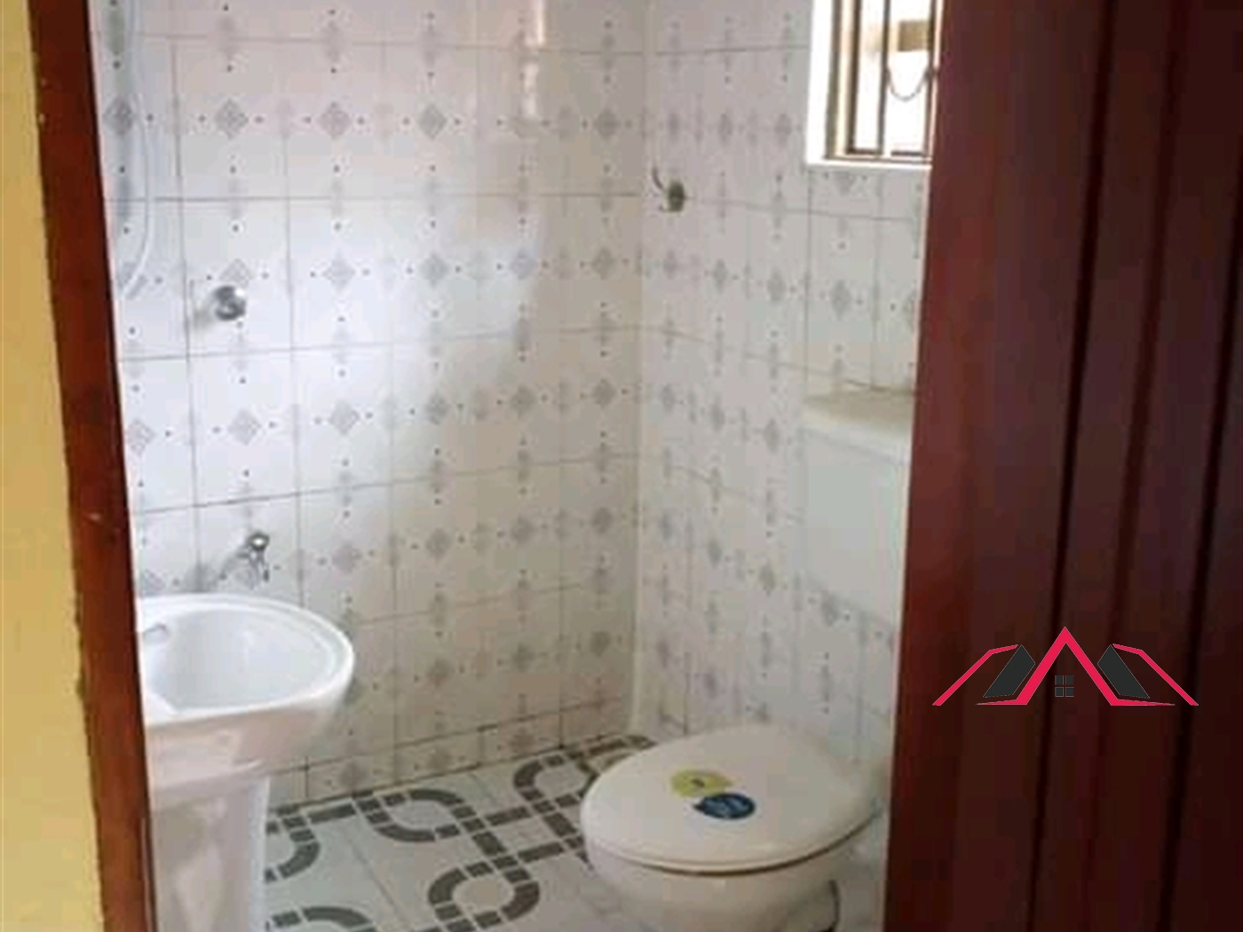 Semi Detached for rent in Bukoto Kampala